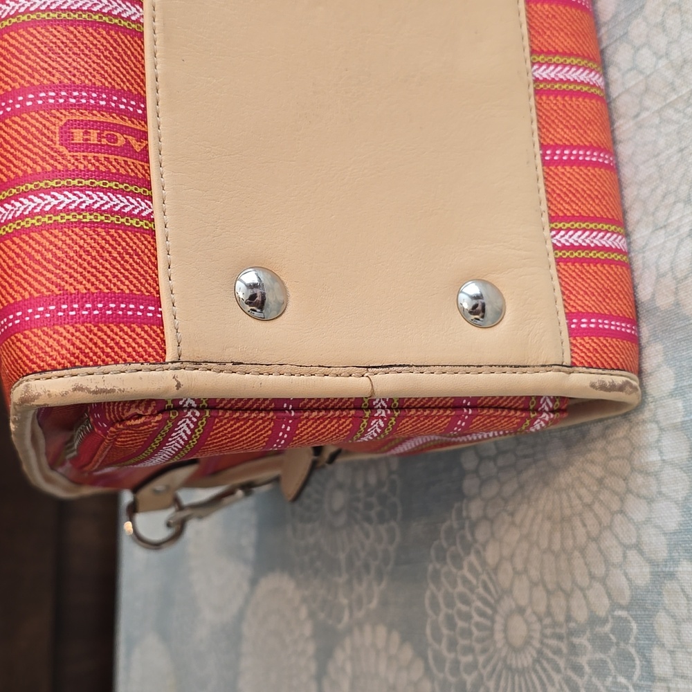 Coach Large Tote Bag - Picture 5 of 8